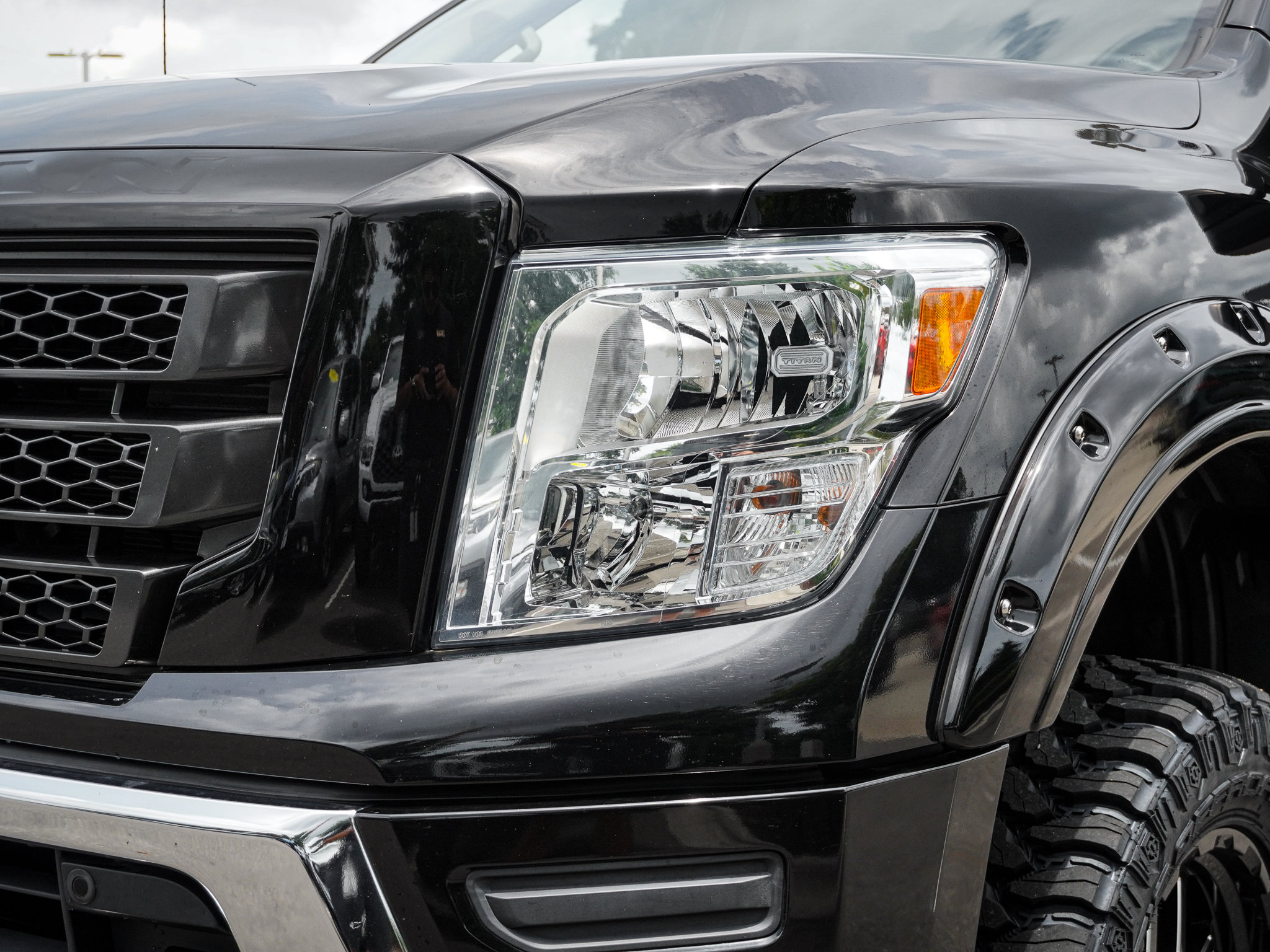 Used 2021 Nissan Titan SV w/ SV Convenience Package AWD/4WD image 6