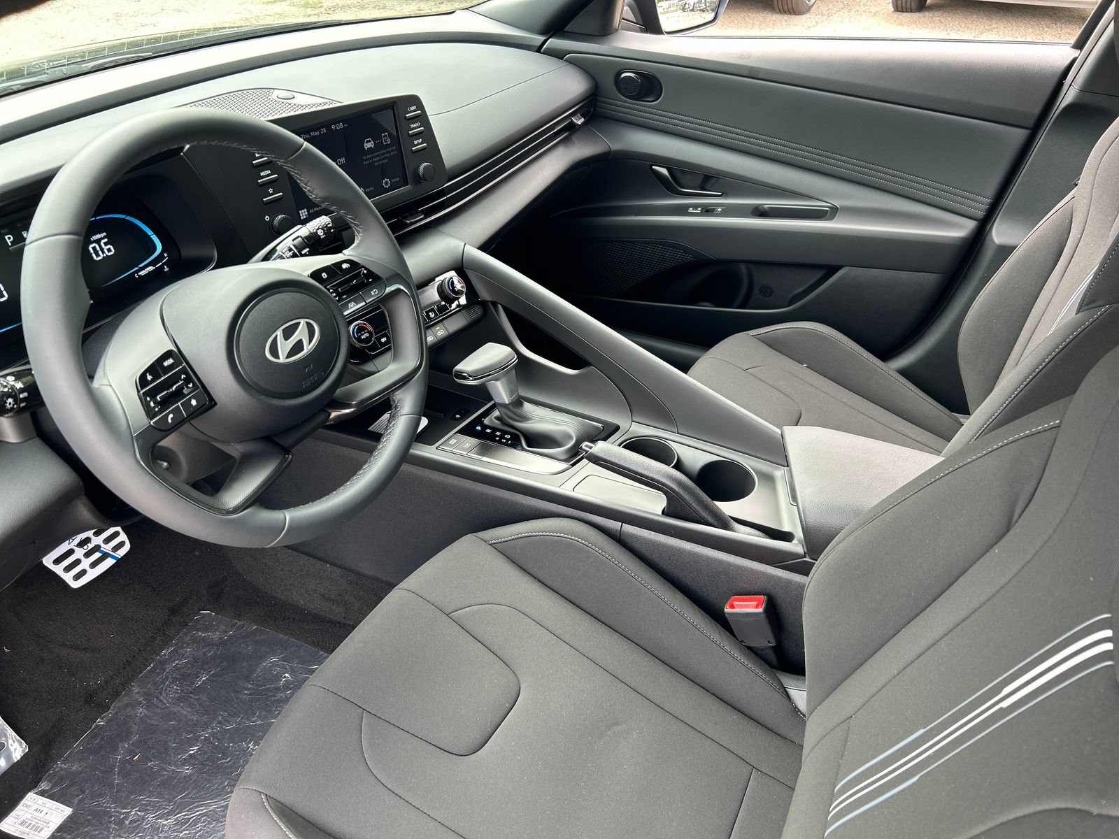 New 2026 Hyundai Elantra SEL Sport FWD image 13