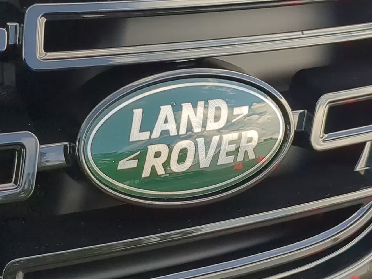 Certified 2026 Land Rover Range Rover Velar Dynamic SE AWD/4WD image 11