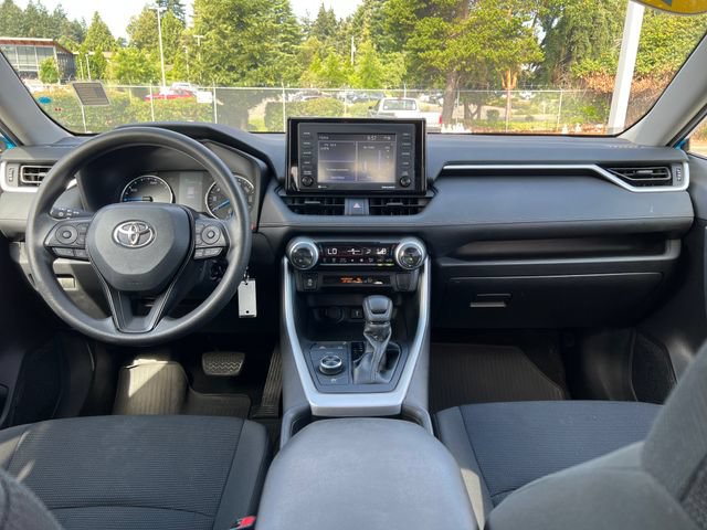 Used 2021 Toyota RAV4 LE AWD/4WD image 10