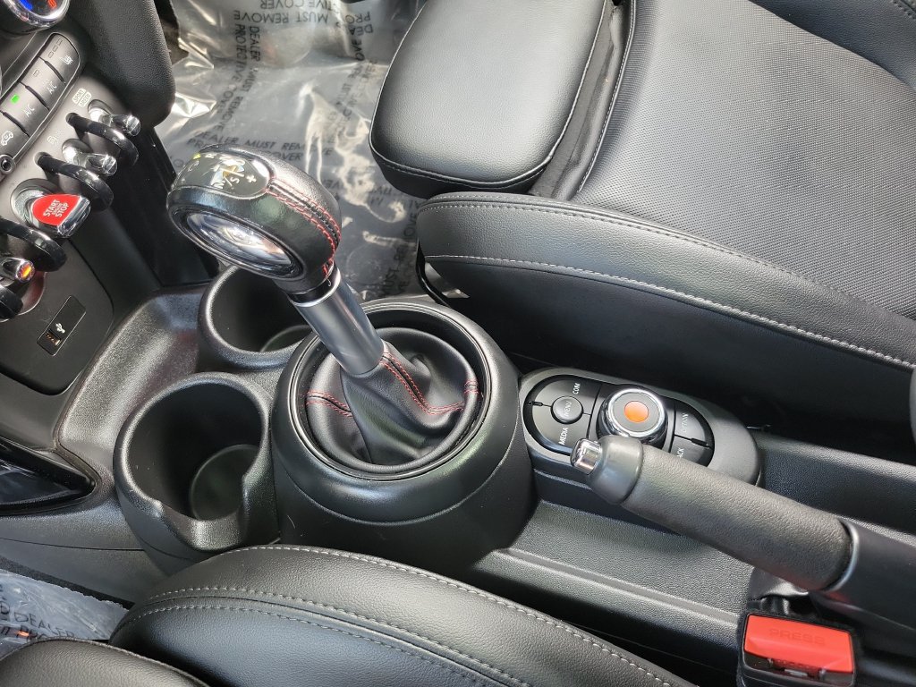 Used 2019 MINI Cooper S w/ Signature Upholstery Package FWD image 13