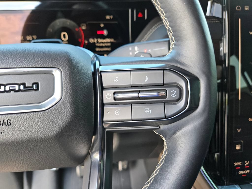 Used 2025 GMC Yukon Denali Ultimate AWD/4WD image 33