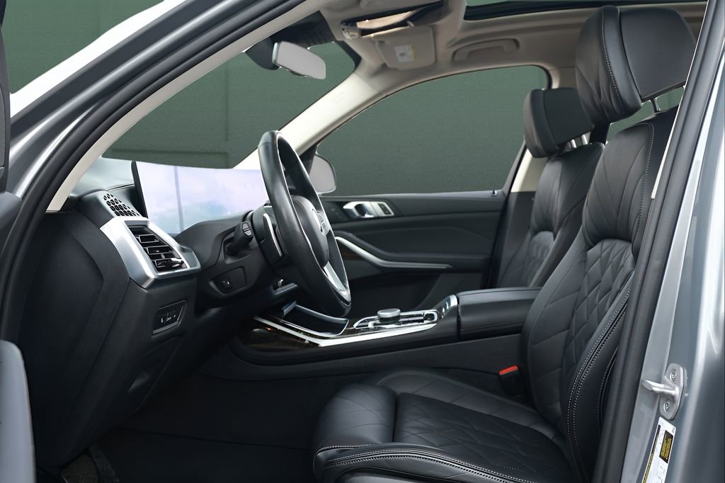 Used 2025 BMW X7 xDrive40i image 10