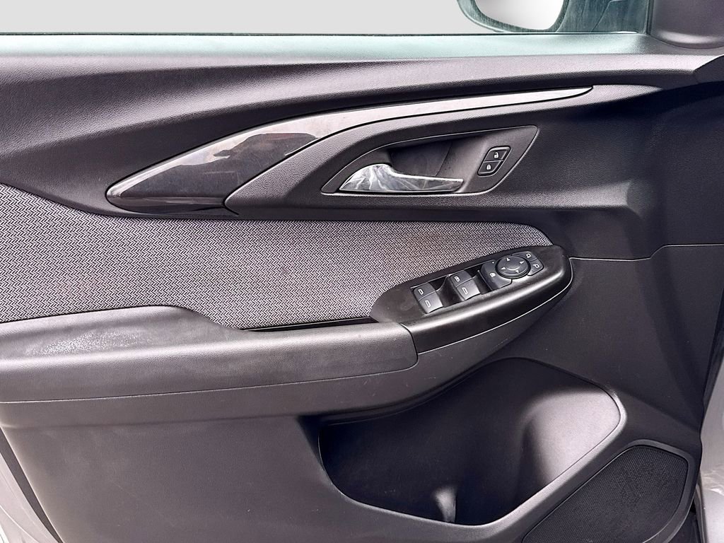 Used 2023 Chevrolet TrailBlazer LT w/ Convenience Package image 25