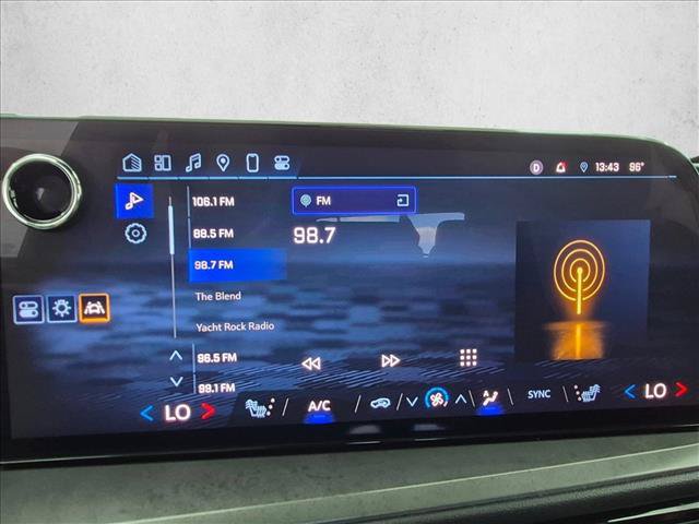 Used 2024 Chevrolet Traverse LT FWD image 15