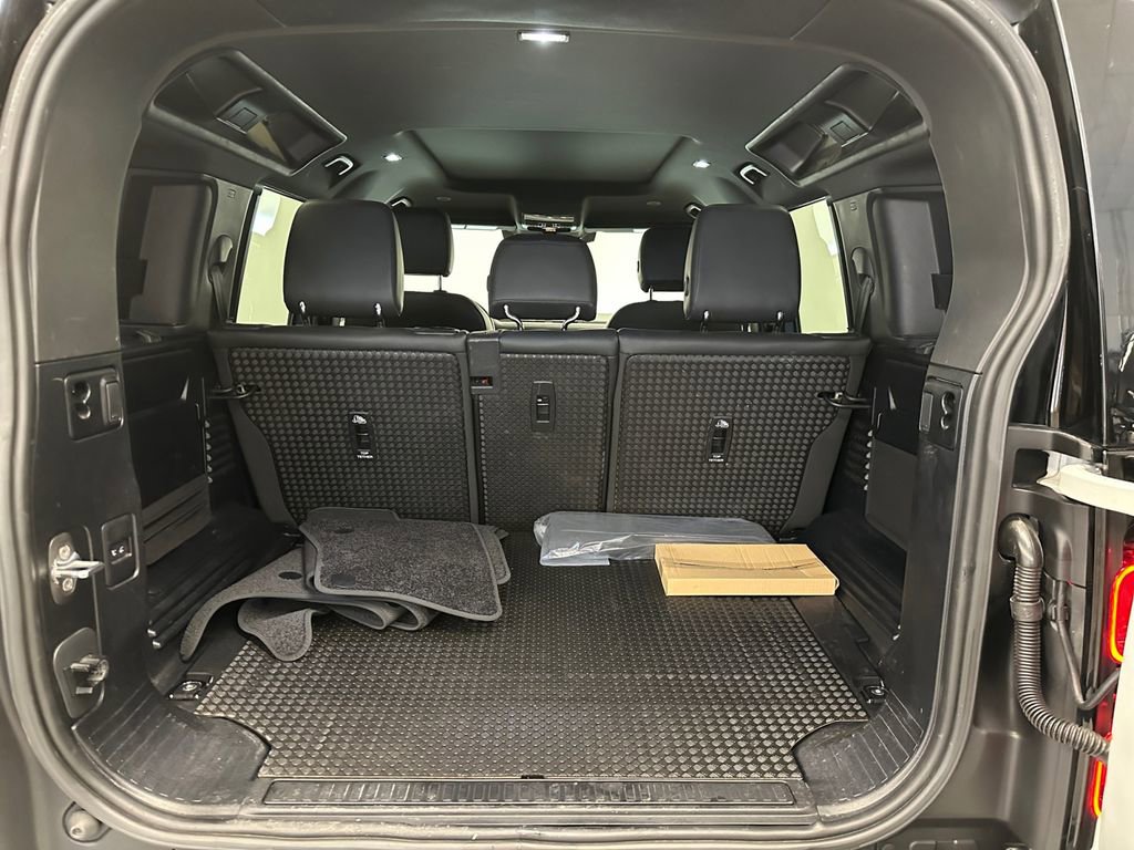 Used 2024 Land Rover Defender 110 S image 22
