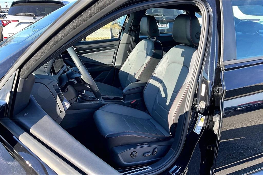 Used 2025 Volkswagen Jetta GLI Autobahn image 35