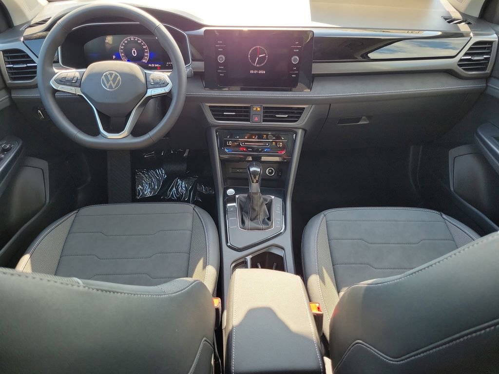 New 2026 Volkswagen Taos SE FWD image 6