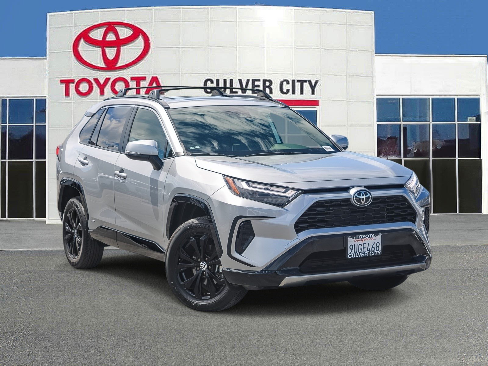 Used 2025 Toyota RAV4 SE w/ Convenience Package