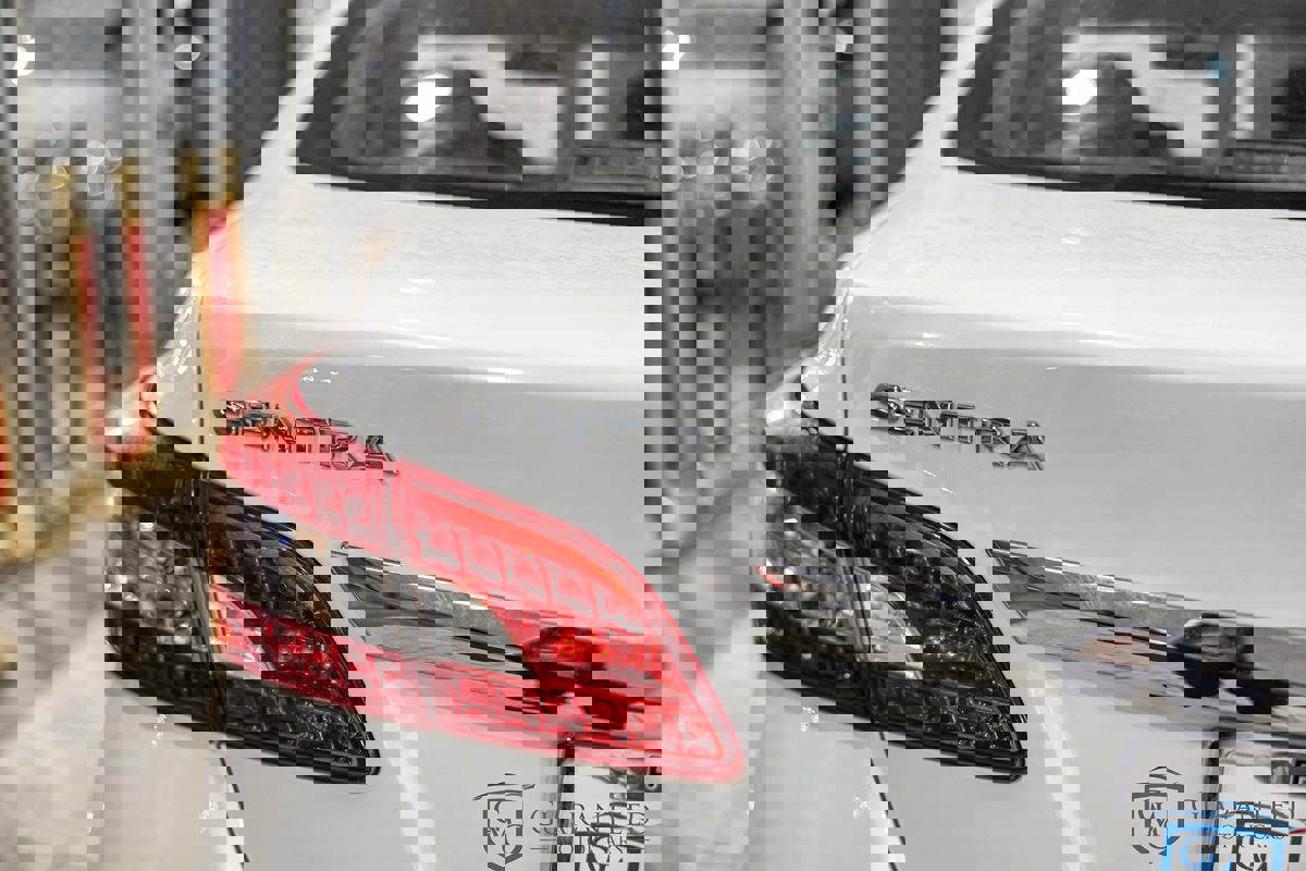 Used 2015 Nissan Sentra SL image 14