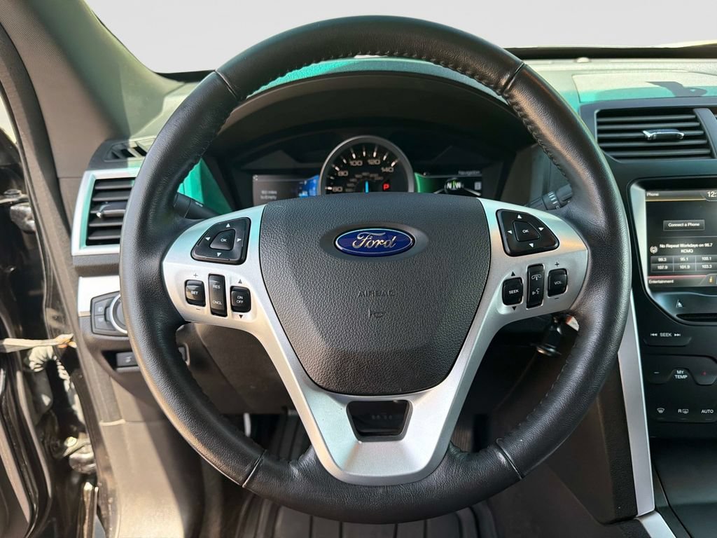 Used 2015 Ford Explorer XLT w/ Equipment Group 202B AWD/4WD image 33