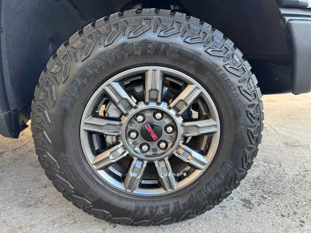 Used 2024 GMC Sierra 1500 AT4X image 13