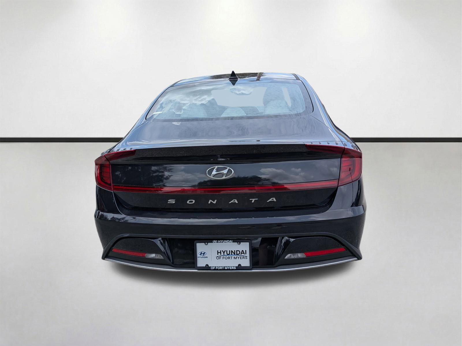 Used 2023 Hyundai Sonata SE FWD image 6