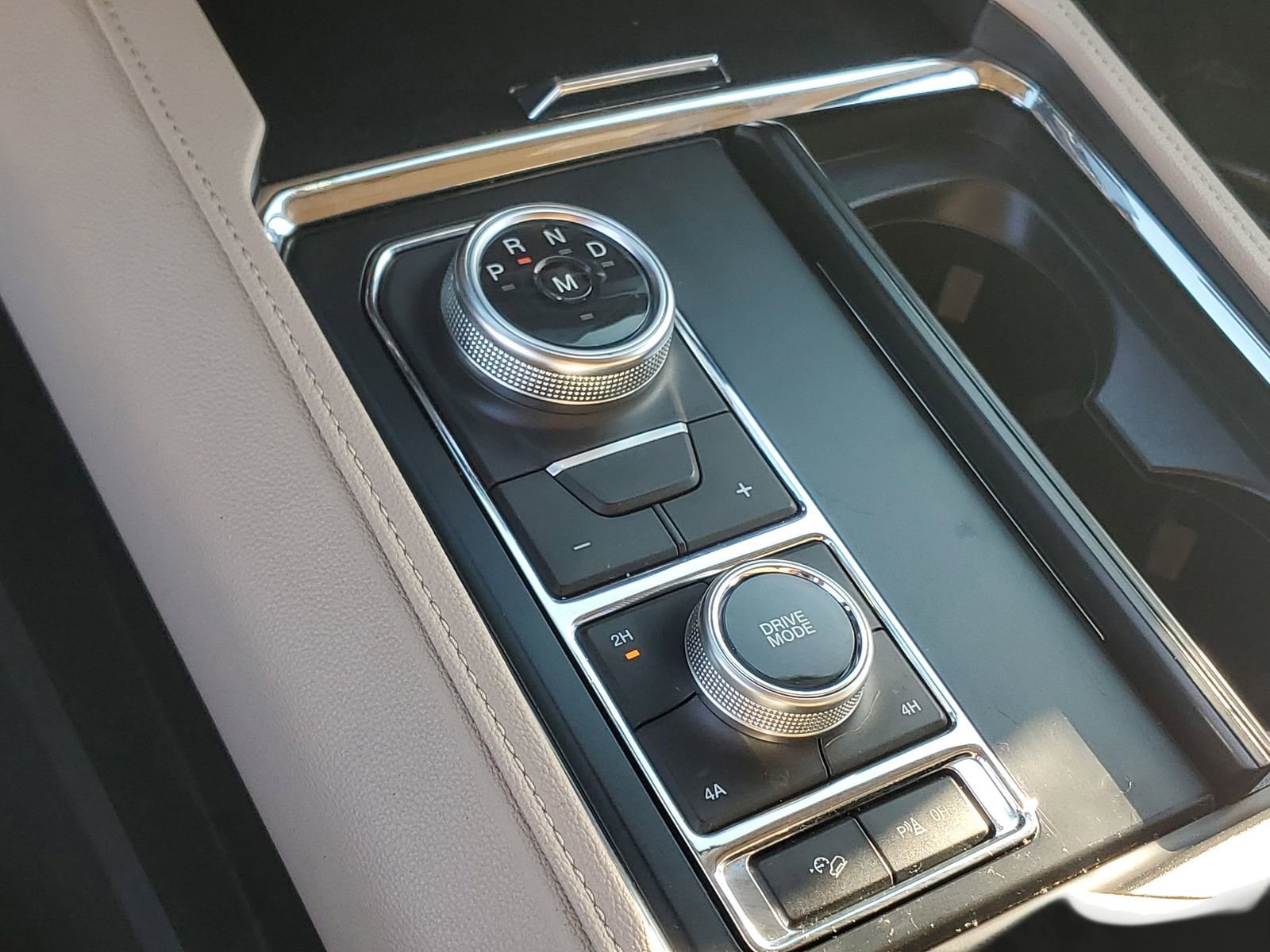 Used 2022 Ford Expedition XLT image 33