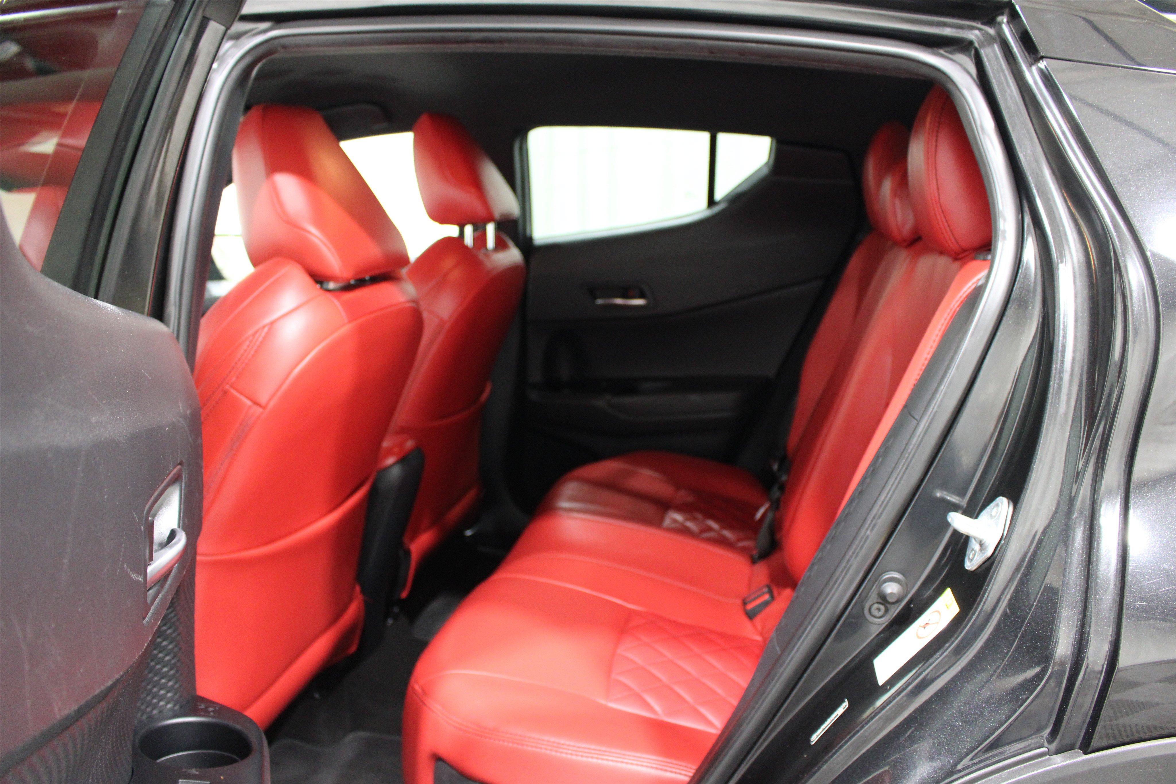 Used 2019 Toyota C-HR XLE FWD image 20
