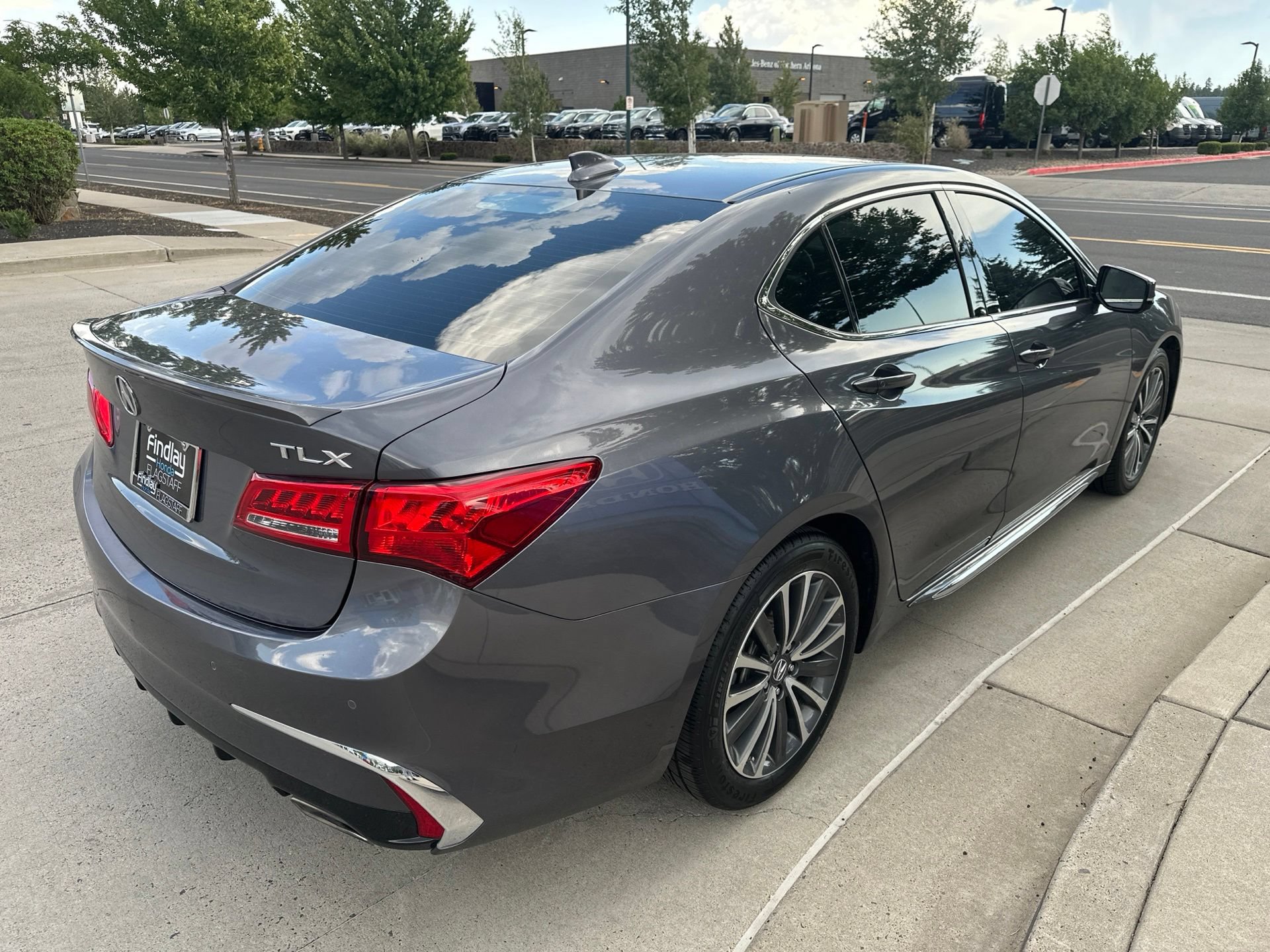 Used 2018 Acura TLX w/ Advance Package FWD image 5
