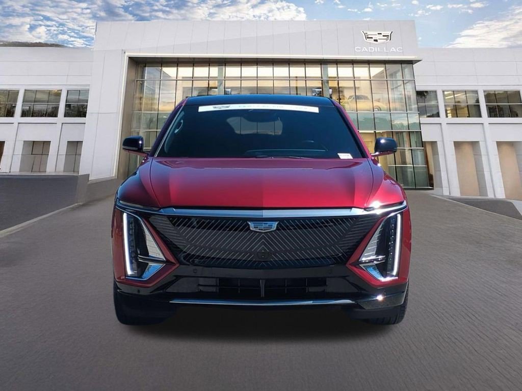 Certified 2024 Cadillac Lyriq Luxury image 2