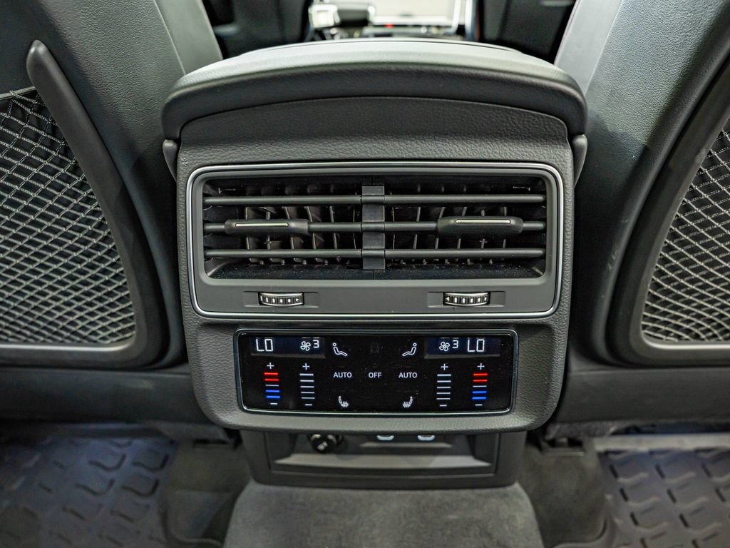 Used 2025 Audi SQ7 Prestige AWD/4WD image 44