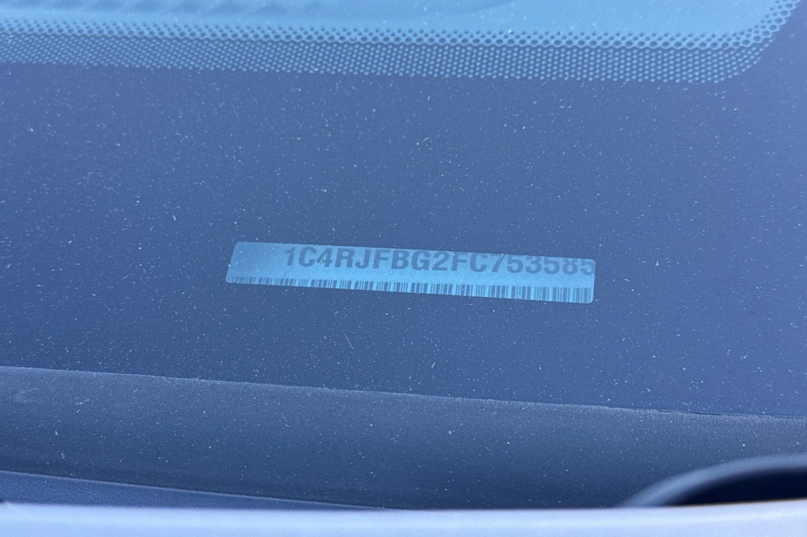 Used 2015 Jeep Grand Cherokee Limited w/ Luxury Group II image 9