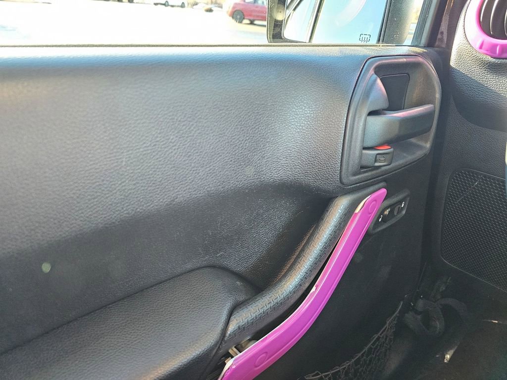 Used 2015 Jeep Wrangler Unlimited Sahara w/ Max Tow Package image 28