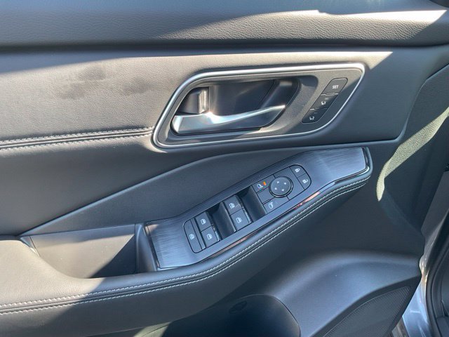 New 2026 Nissan Rogue Platinum w/ Platinum Premium Package AWD/4WD image 12