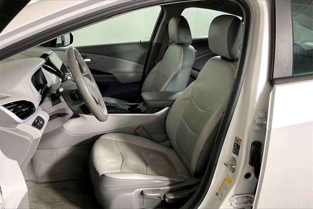 Used 2018 Chevrolet Volt LT w/ Comfort Package image 24