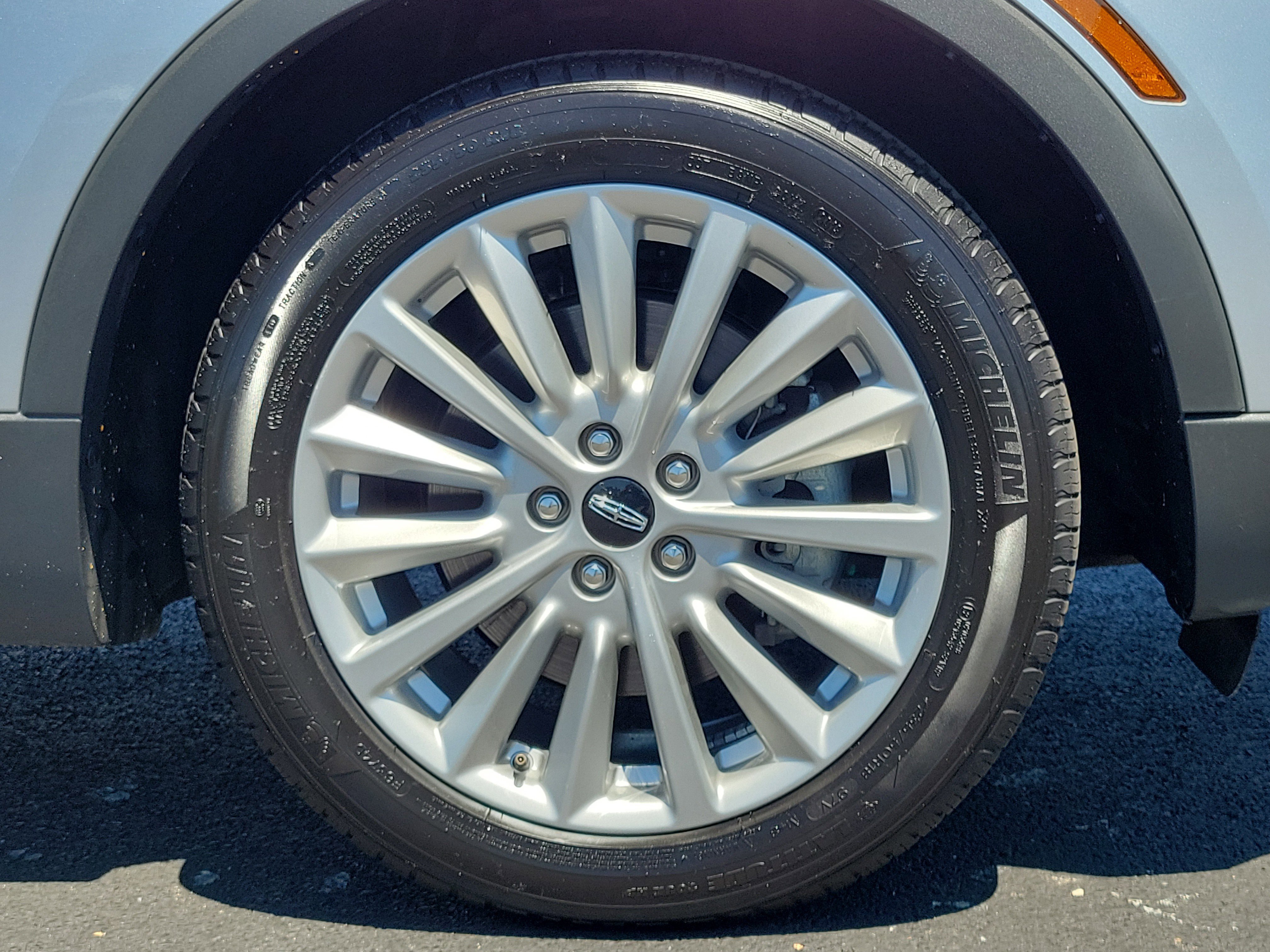 Used 2019 Lincoln MKC Premiere FWD image 4