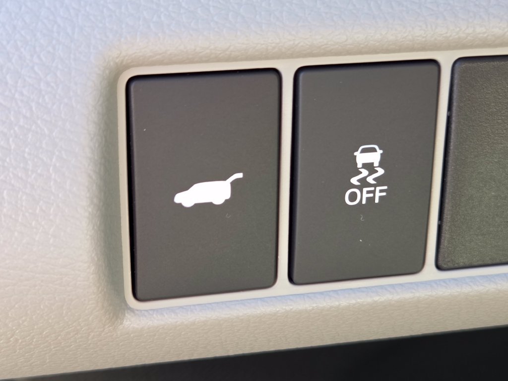 Used 2025 Honda Pilot Touring image 13