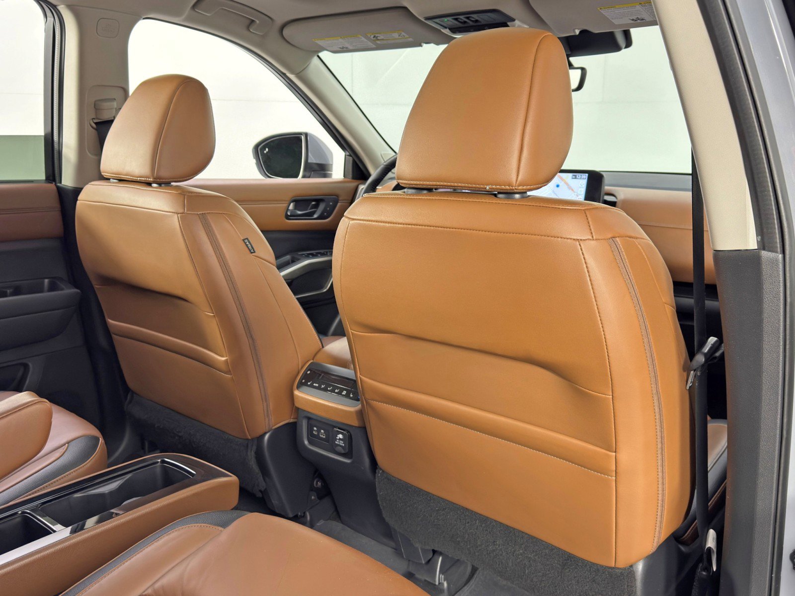 Used 2023 Nissan Pathfinder Platinum image 37