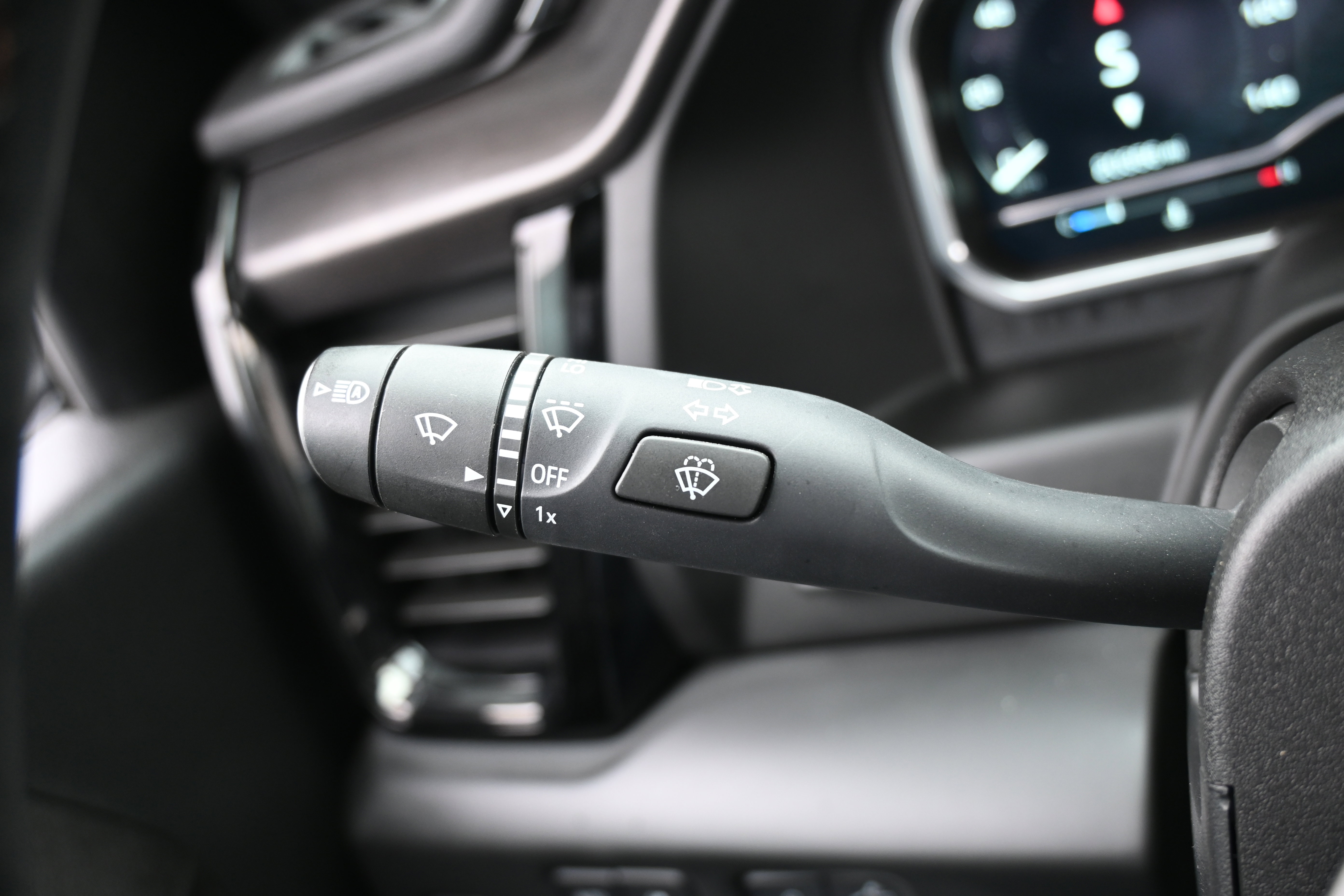 Used 2023 GMC Sierra 1500 AT4 w/ AT4 Premium Package image 21