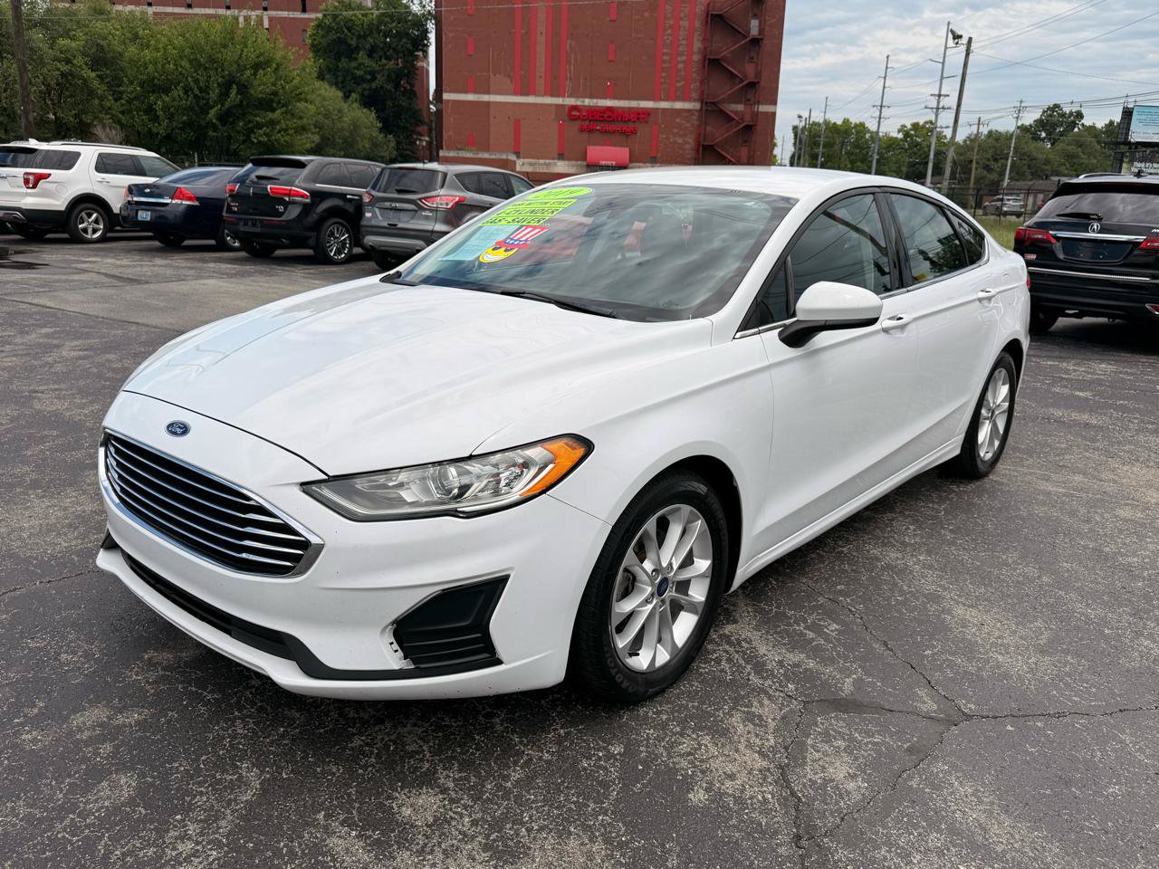 Used 2019 Ford Fusion SE FWD image 3