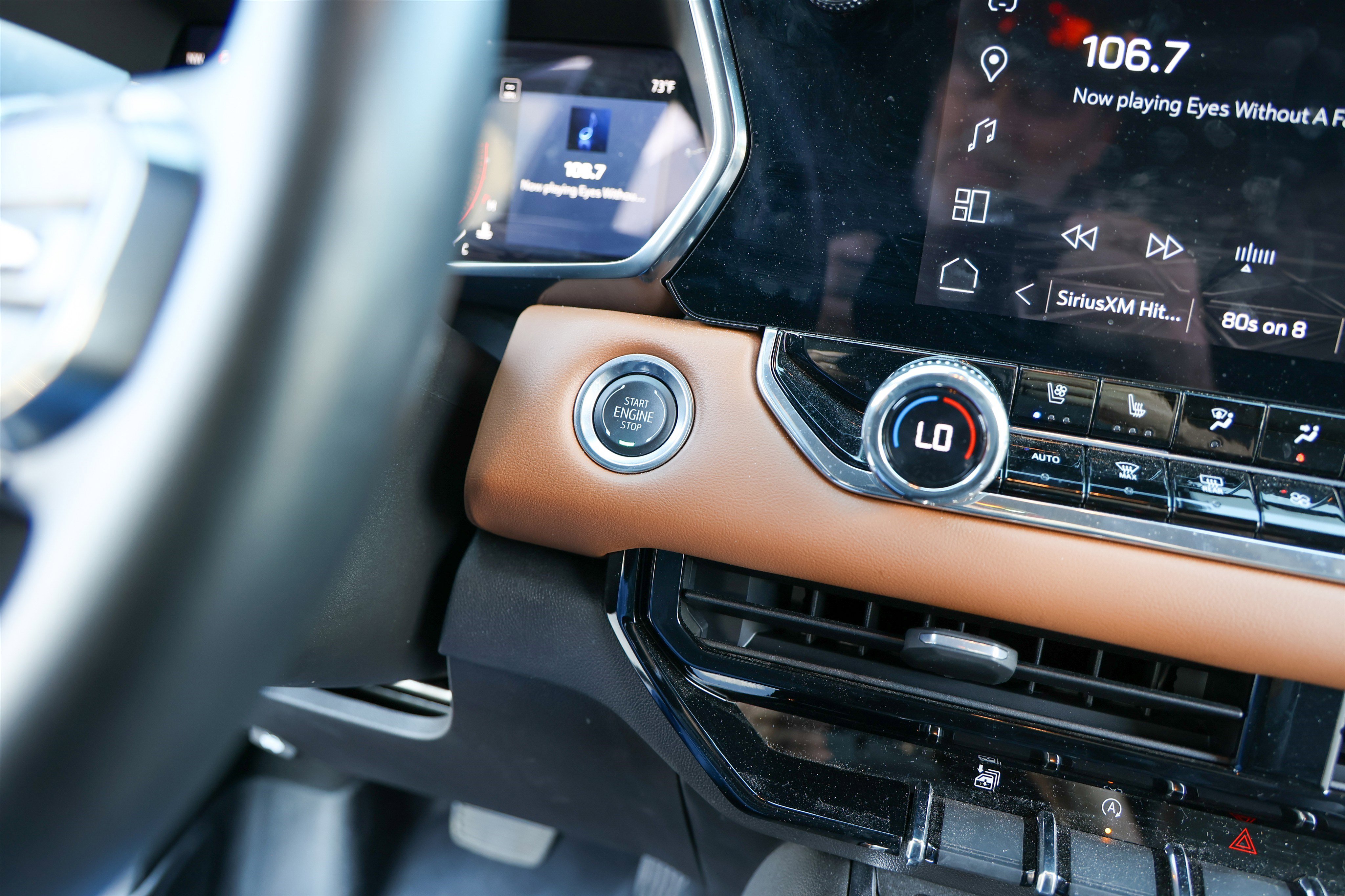 Used 2025 GMC Canyon AT4 w/ AT4 Premium Package image 23