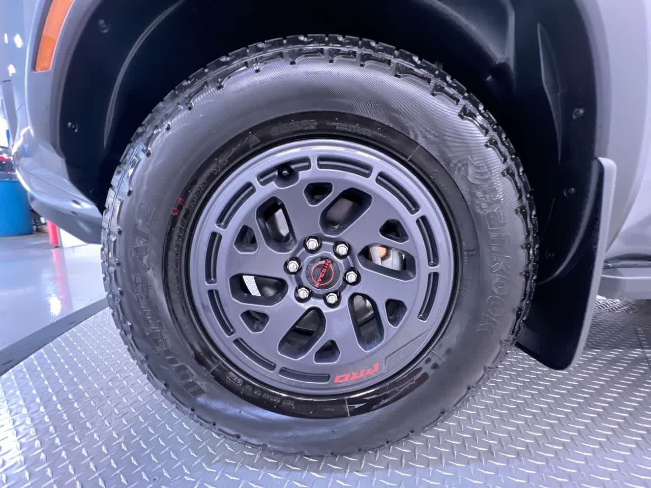 Used 2025 Nissan Frontier PRO-4X w/ Pro Convenience Package AWD/4WD image 10