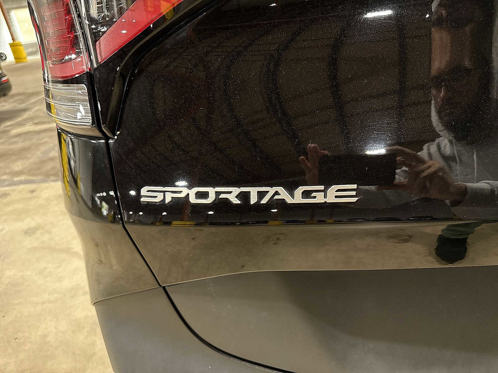 Used 2024 Kia Sportage LX image 24