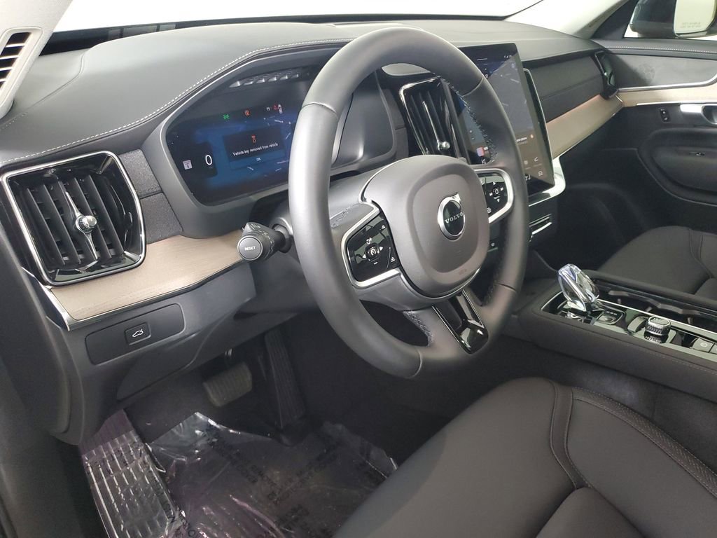 Certified 2025 Volvo XC90 B6 Core w/ Climate Package image 27
