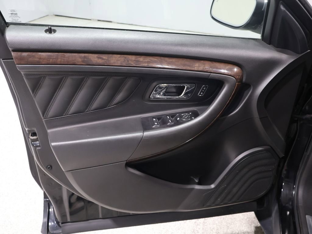 Used 2017 Ford Taurus Limited image 14