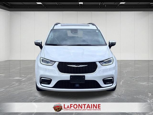 Used 2023 Chrysler Pacifica Limited FWD image 8