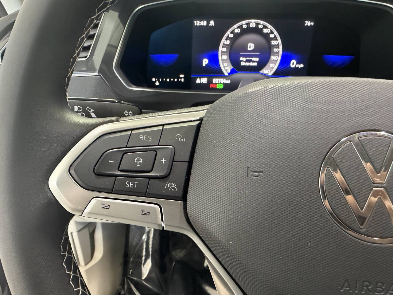 Used 2022 Volkswagen Tiguan SE AWD/4WD image 19