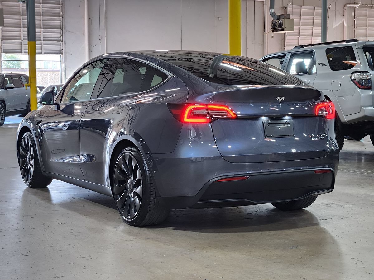 Used 2022 Tesla Model Y Performance AWD/4WD image 11