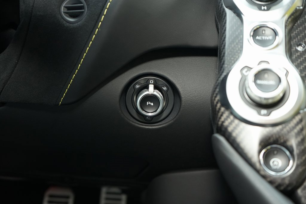 Used 2022 McLaren 720S Spider image 32