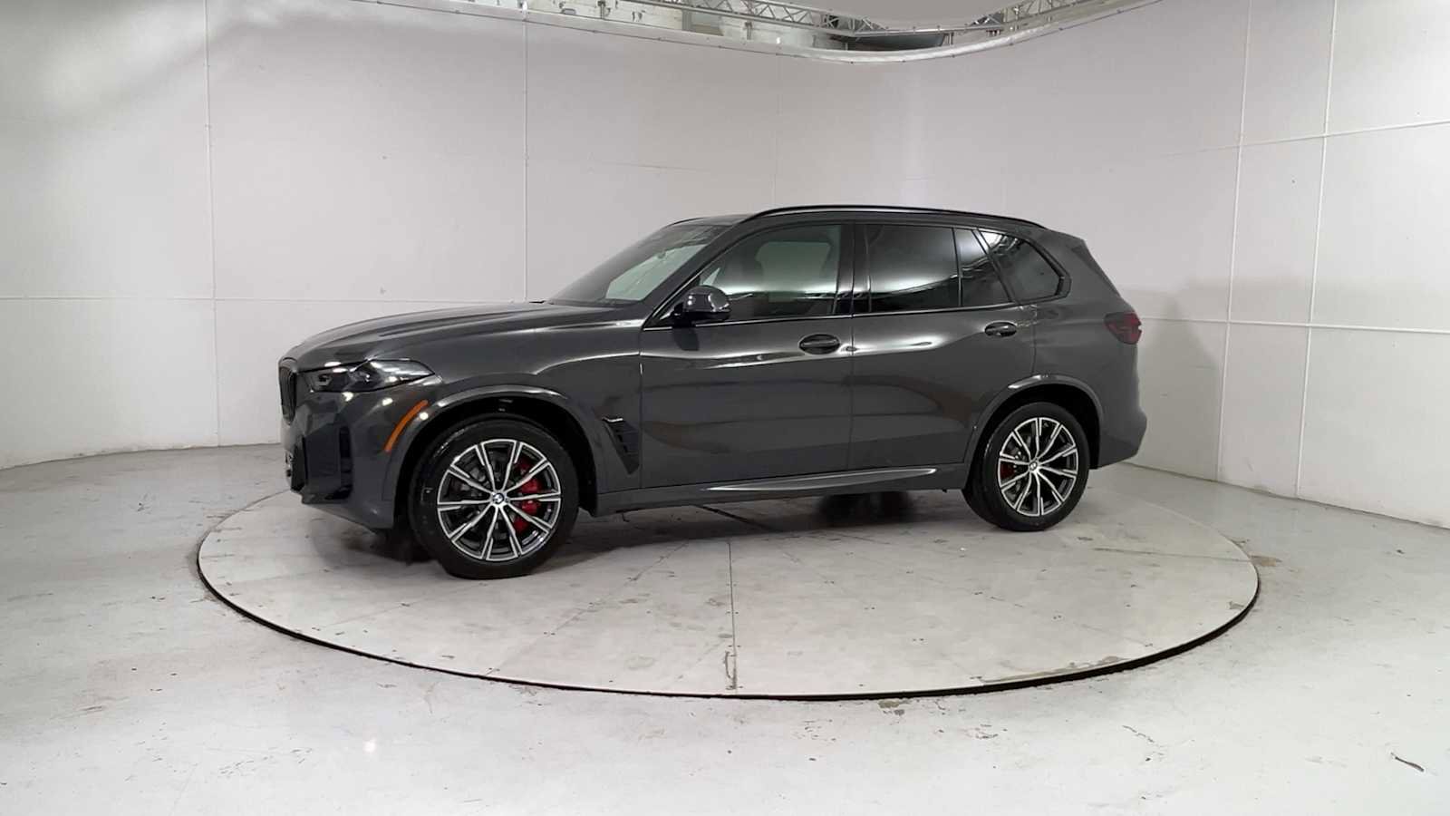 New 2026 BMW X5 xDrive40i w/ M Sport Package image 4
