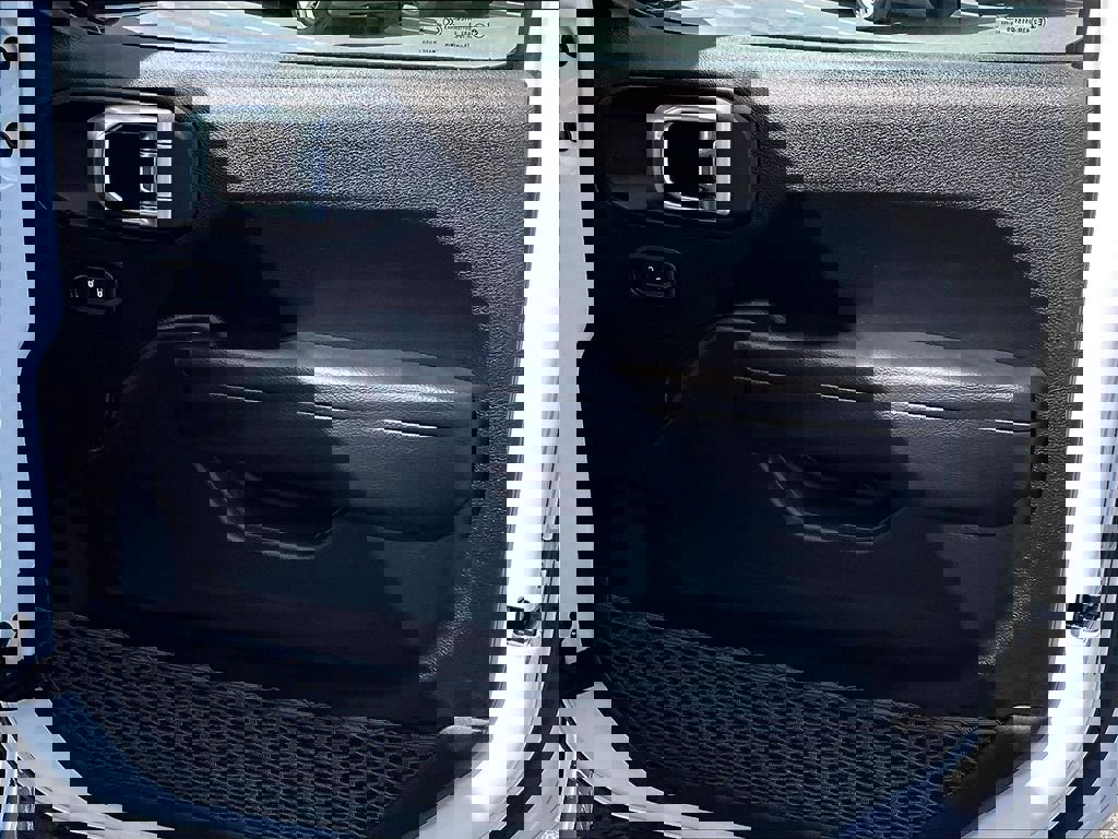 Used 2023 Jeep Gladiator Rubicon w/ Cold Weather Group image 12