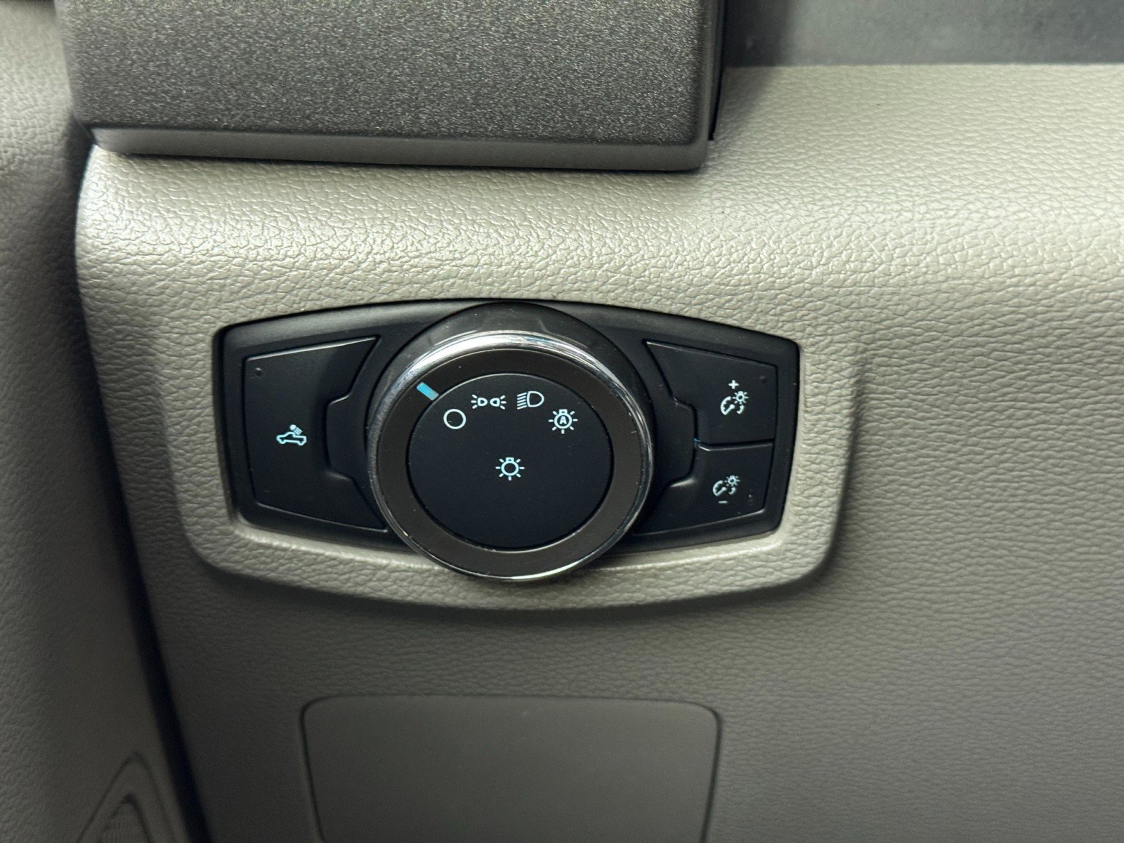 Used 2022 Ford F250 XL w/ STX Appearance Package image 16