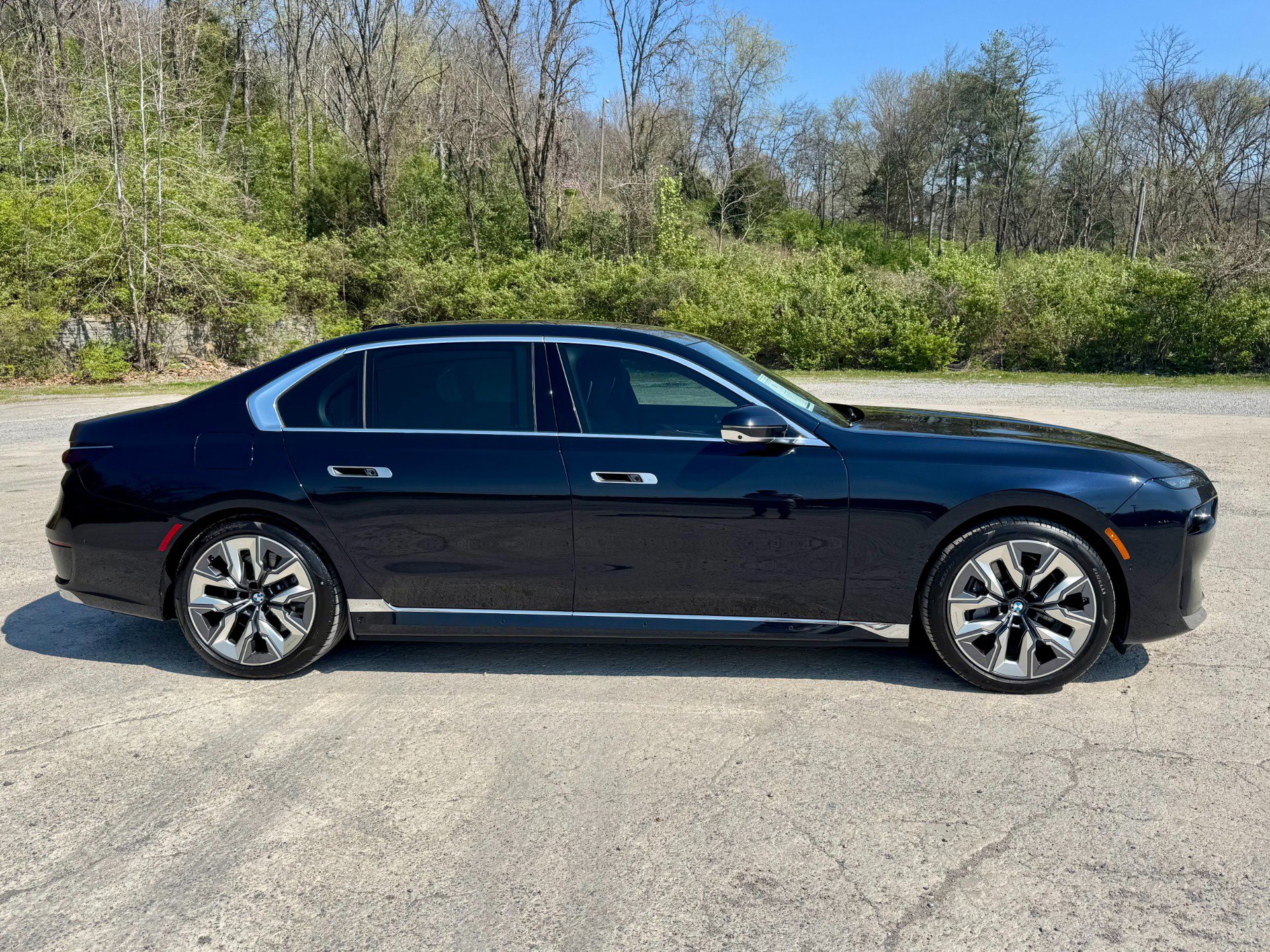 Used 2025 BMW i7 eDrive50 w/ Executive Package image 8