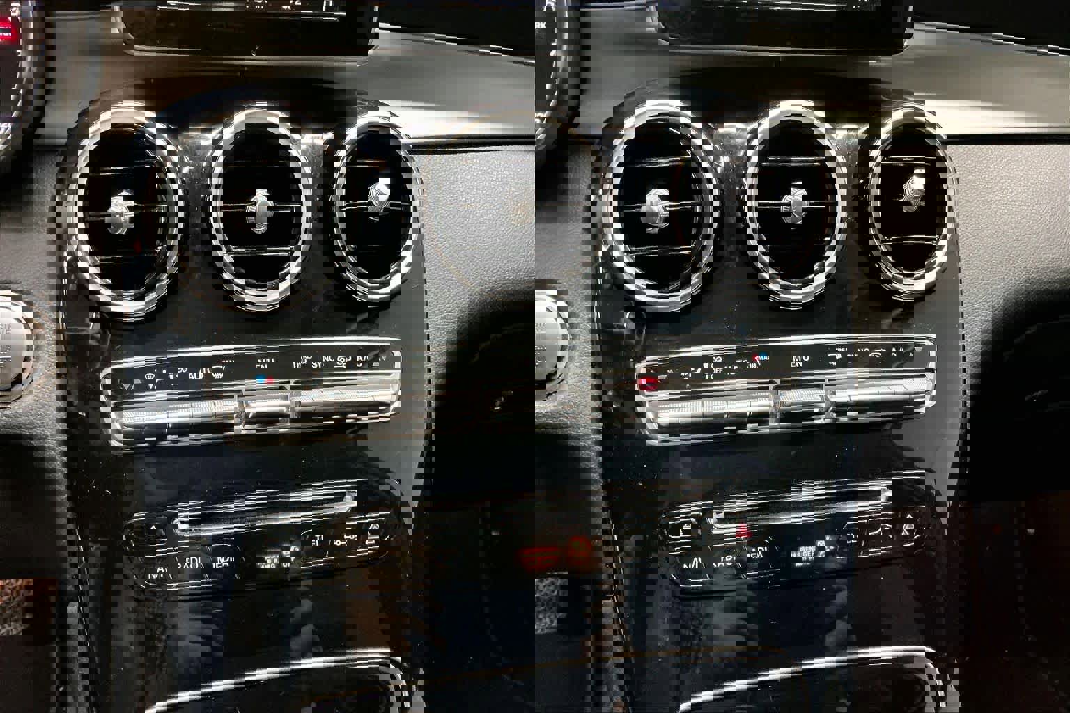 Used 2017 Mercedes-Benz GLC 300 4MATIC image 29