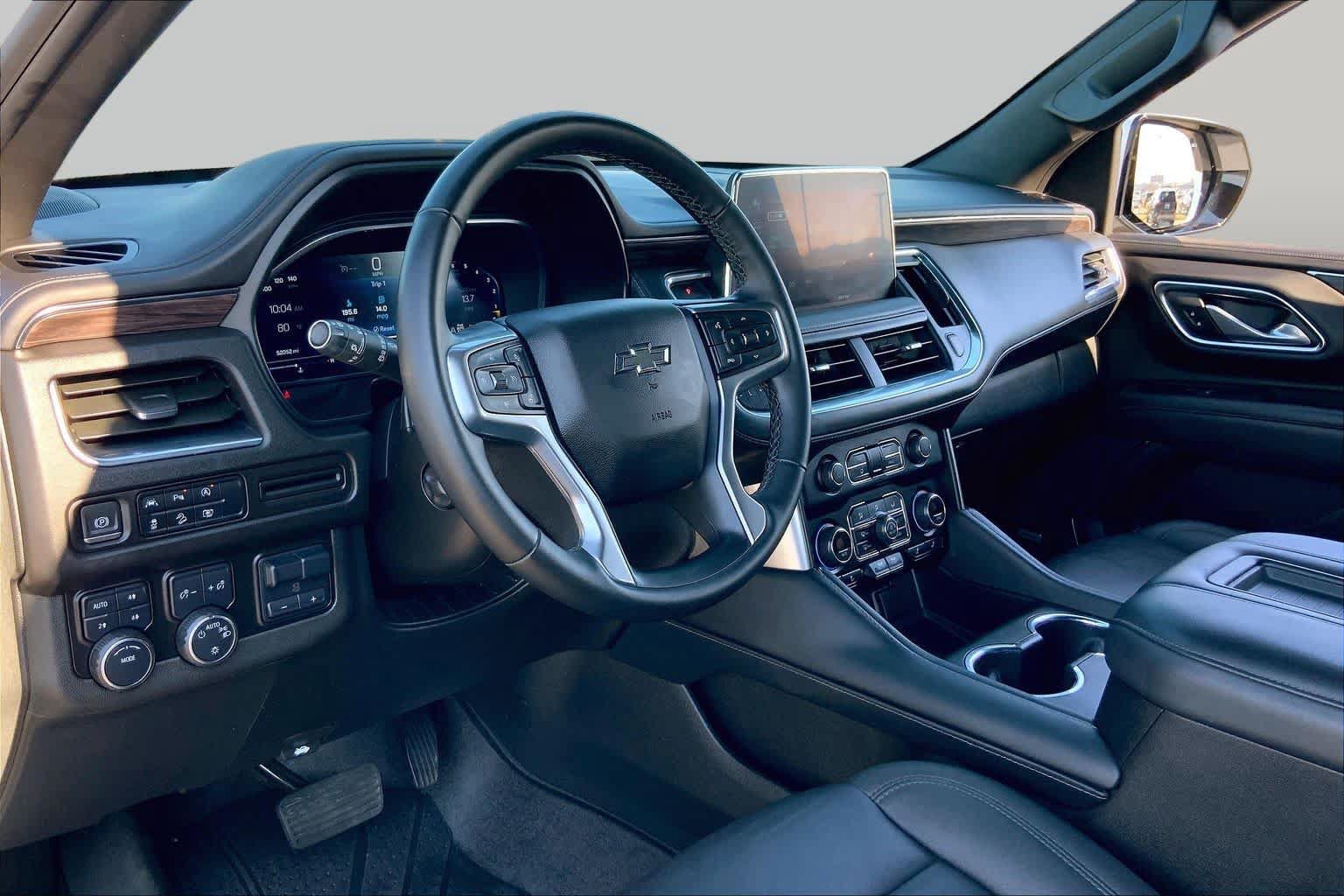 Used 2023 Chevrolet Tahoe Z71 w/ Luxury Package AWD/4WD image 17