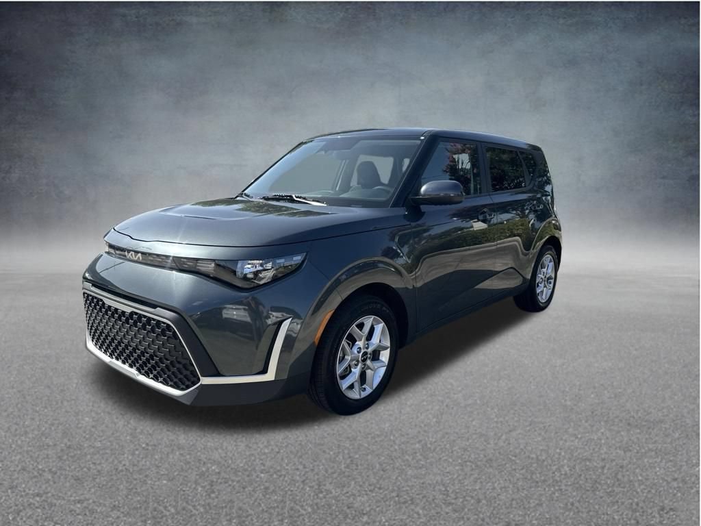 Used 2025 Kia Soul LX w/ LX Technology Package FWD image 3