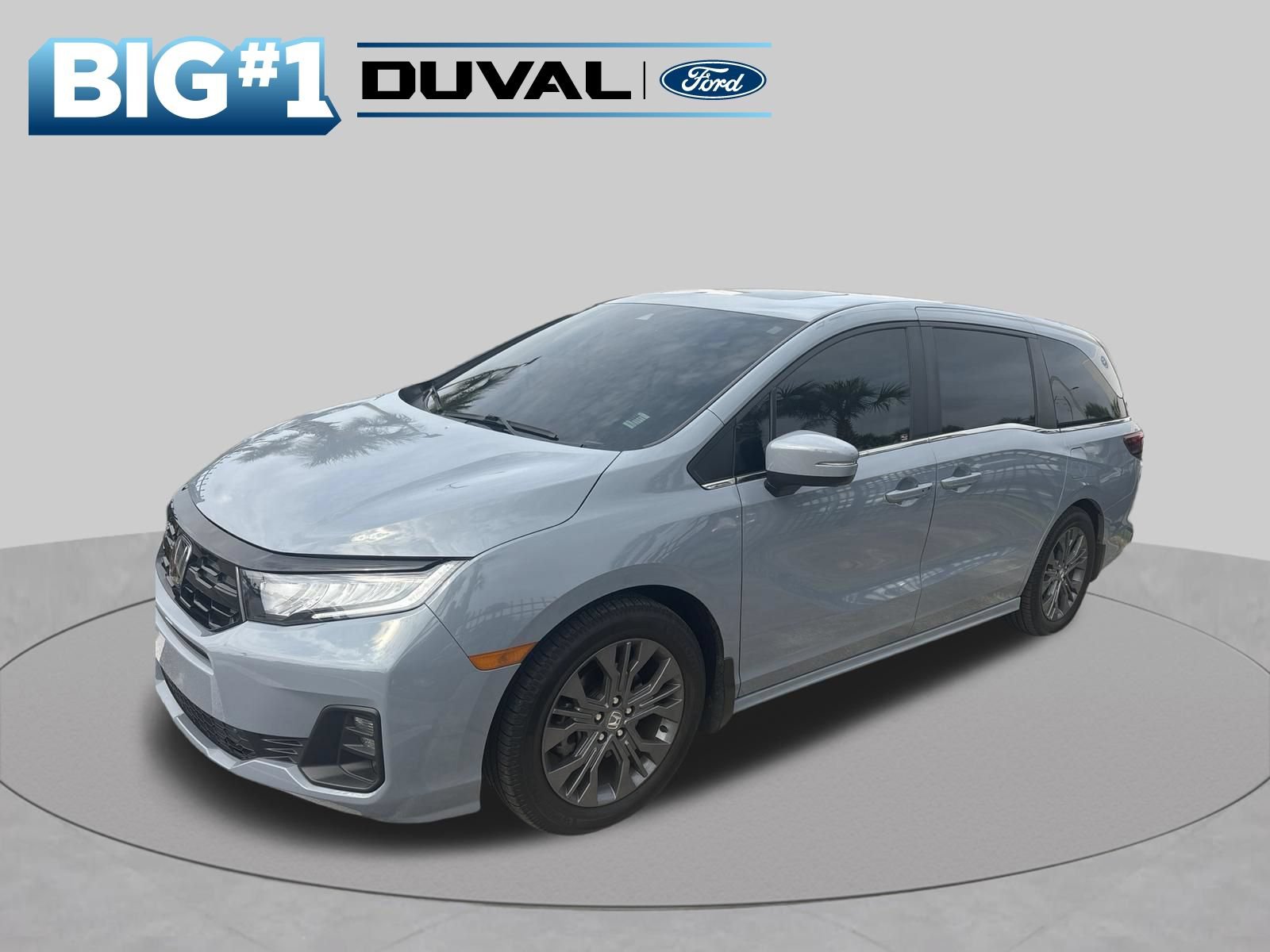 Used 2025 Honda Odyssey Touring image 2