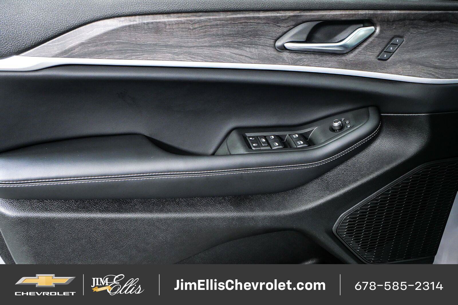 Used 2025 Jeep Grand Cherokee Limited w/ Black Appearance Package RWD image 6