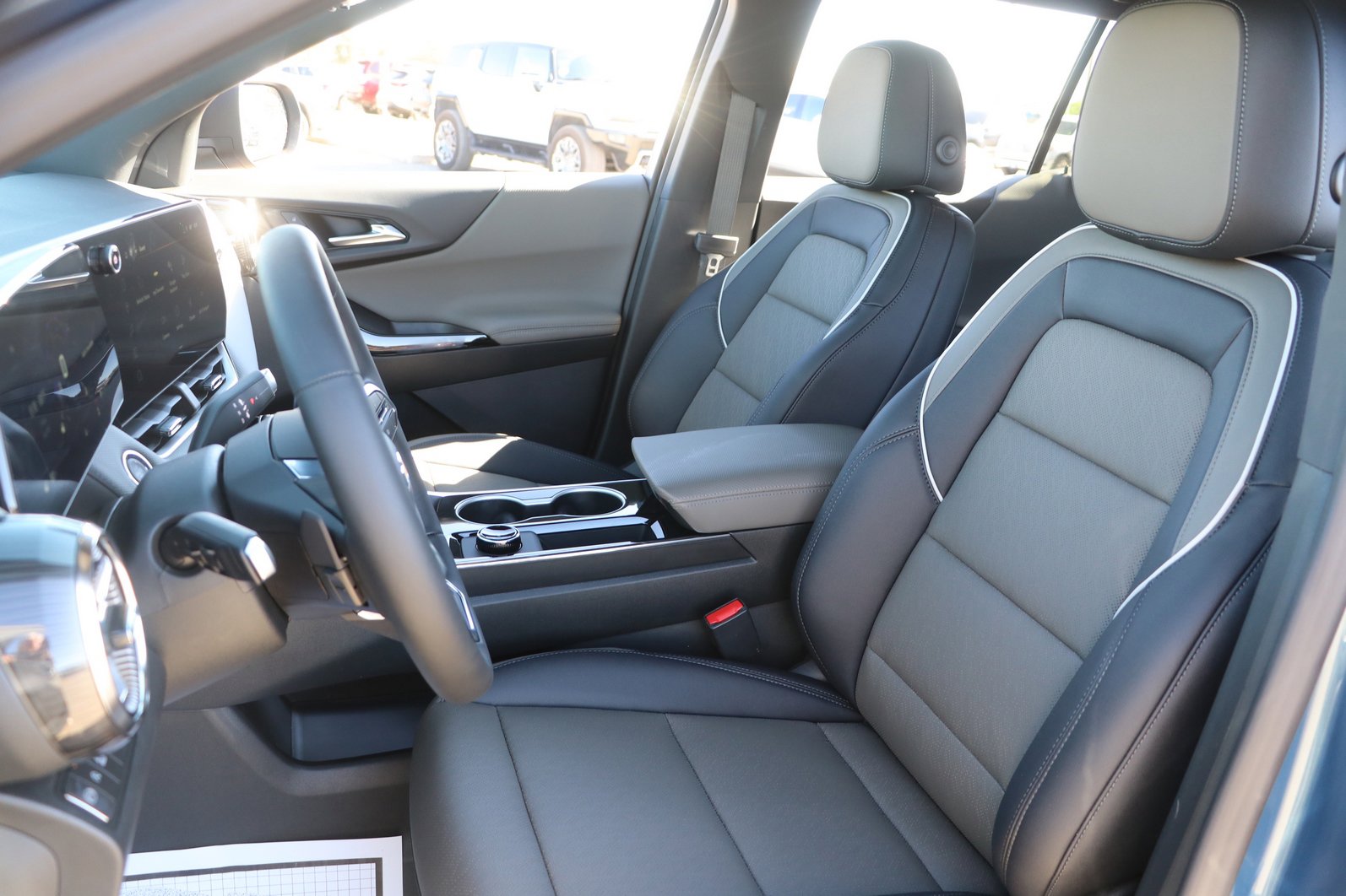 Used 2025 Chevrolet Colorado W/T w/ Advanced Trailering Package RWD image 14